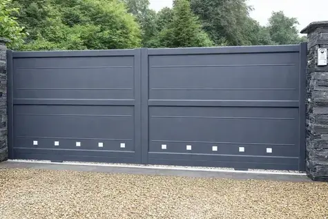 porte de garage motorisée à Guingamp - image 2