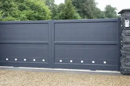 porte de garage motorisée à Plouigneau - image 3